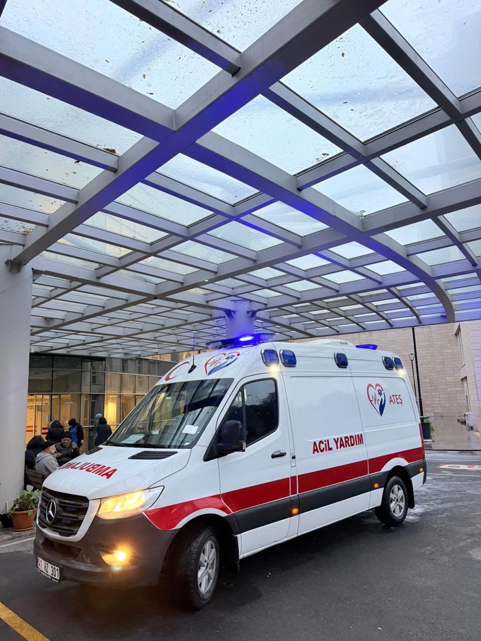 Ambulans sedye ve hasta bölümü